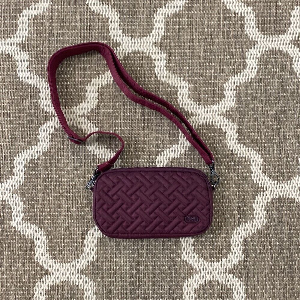 Lug convertible hip pouch